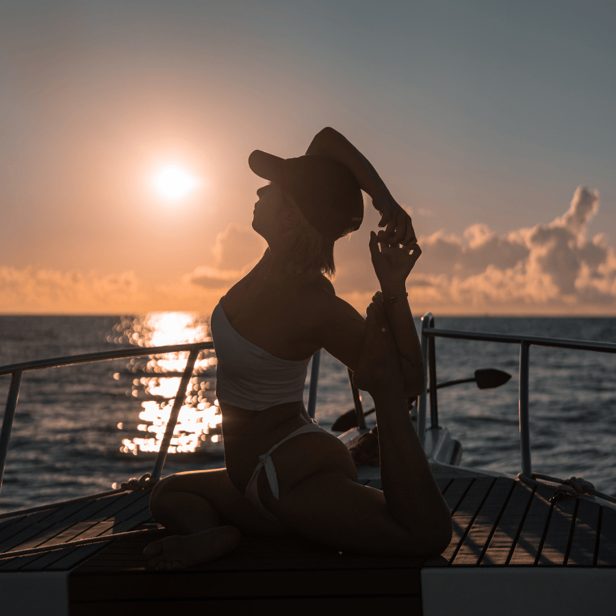 3.2-yacht-yoga-900x900